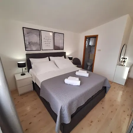 Sunshine Sovlje Tribunj (Sibenik-Knin)